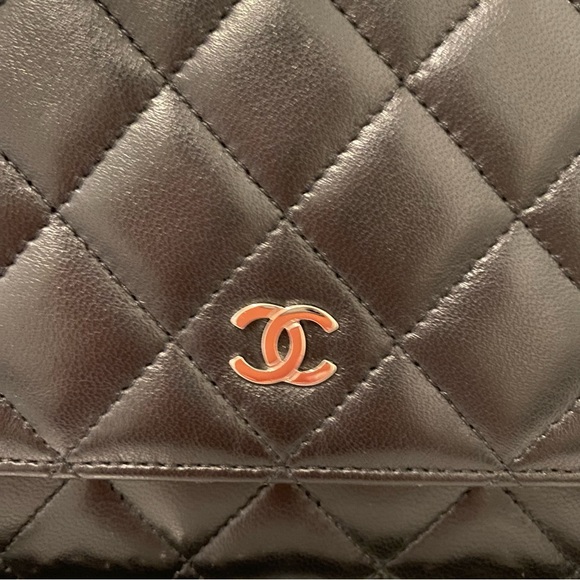 Chanel Wallet On Chain (WOC) - Picture 2 of 14